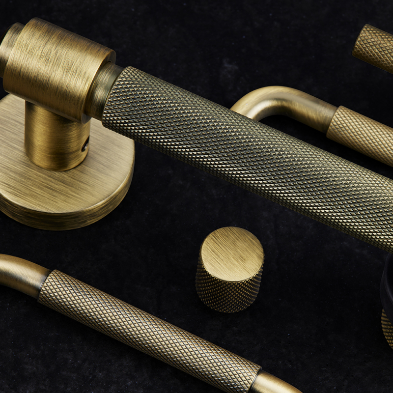 Door handle Helix 200 - Brushed brass, Door handle