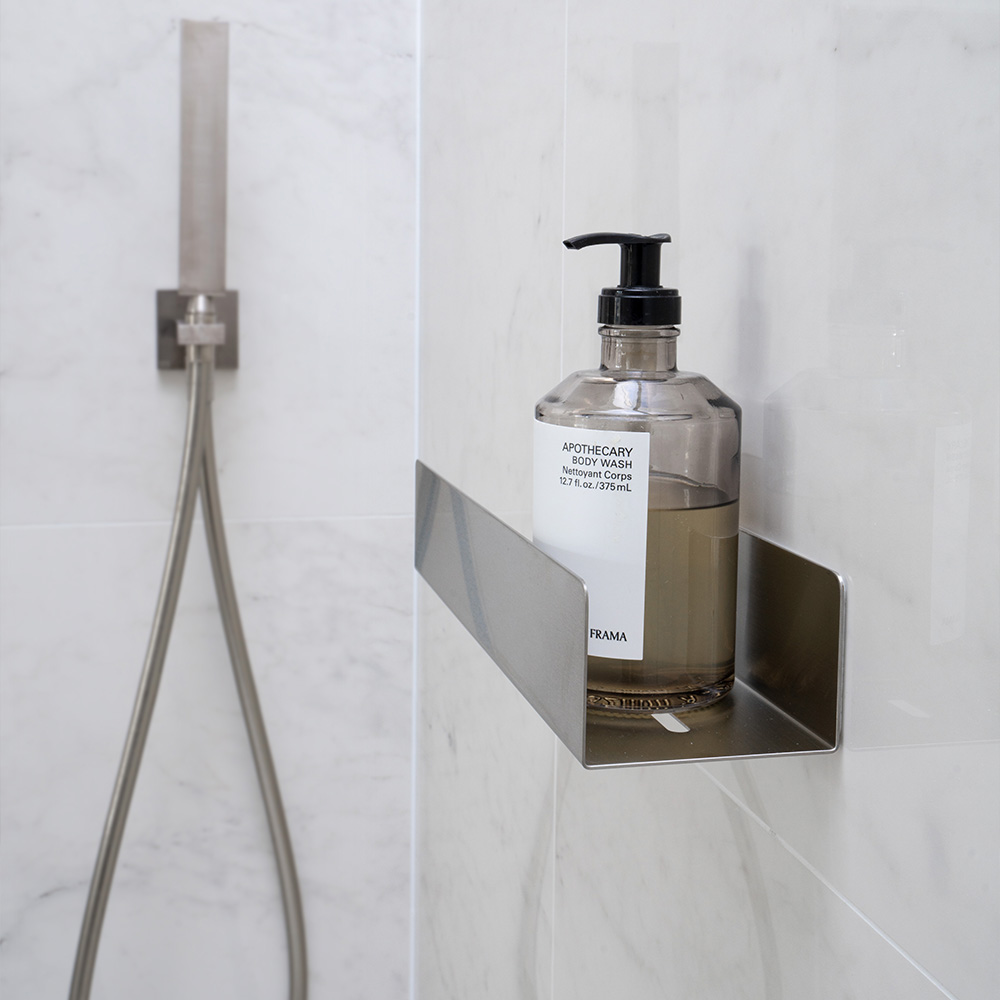 Organize your bathroom with style: Discover our bathroom shelves