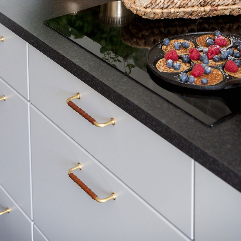 Handle 1353 - Polished brass/brown leather