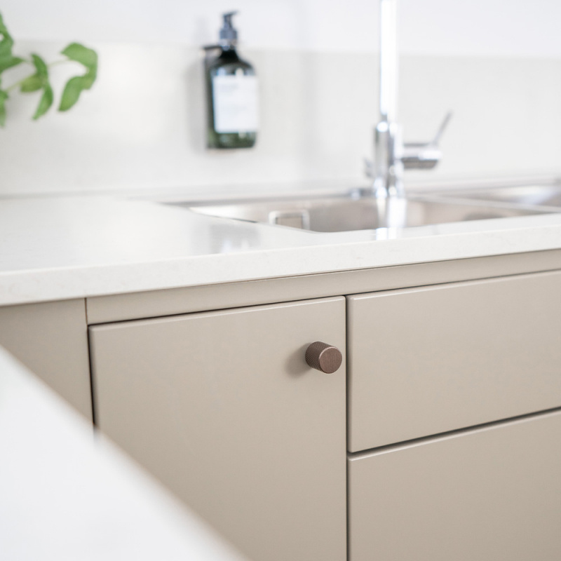 Knob Helix - Dark bronze