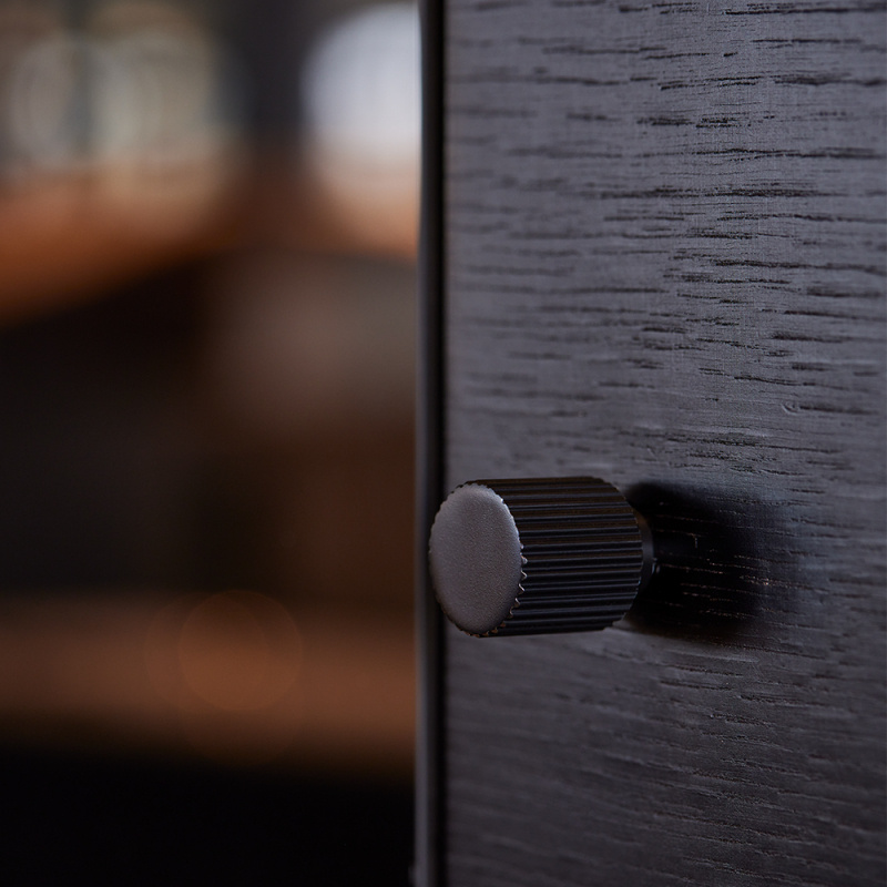 Knob Helix Stripe - Matt Black