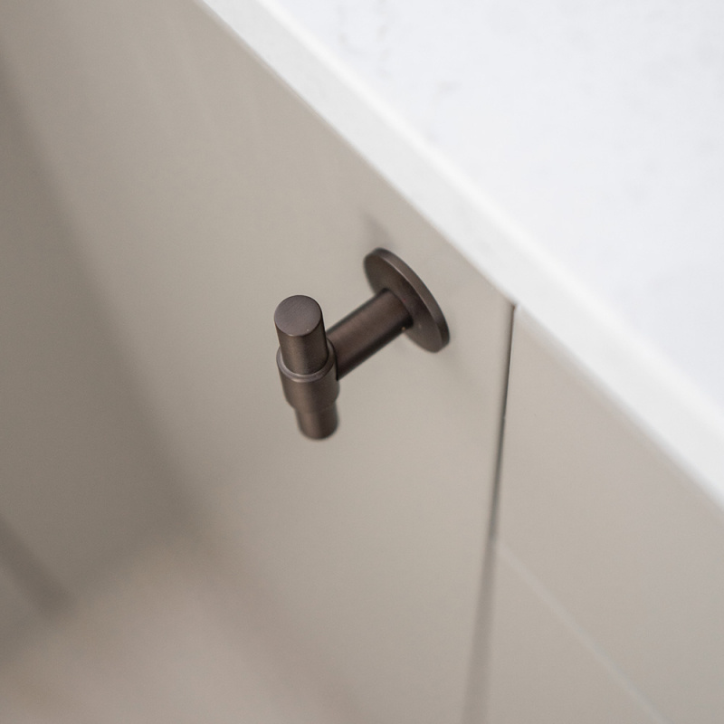 Knob T Uniform - Burnished brass