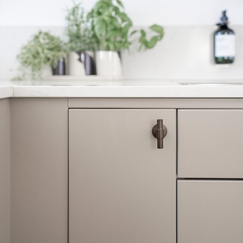 Knob T Uniform - Burnished brass