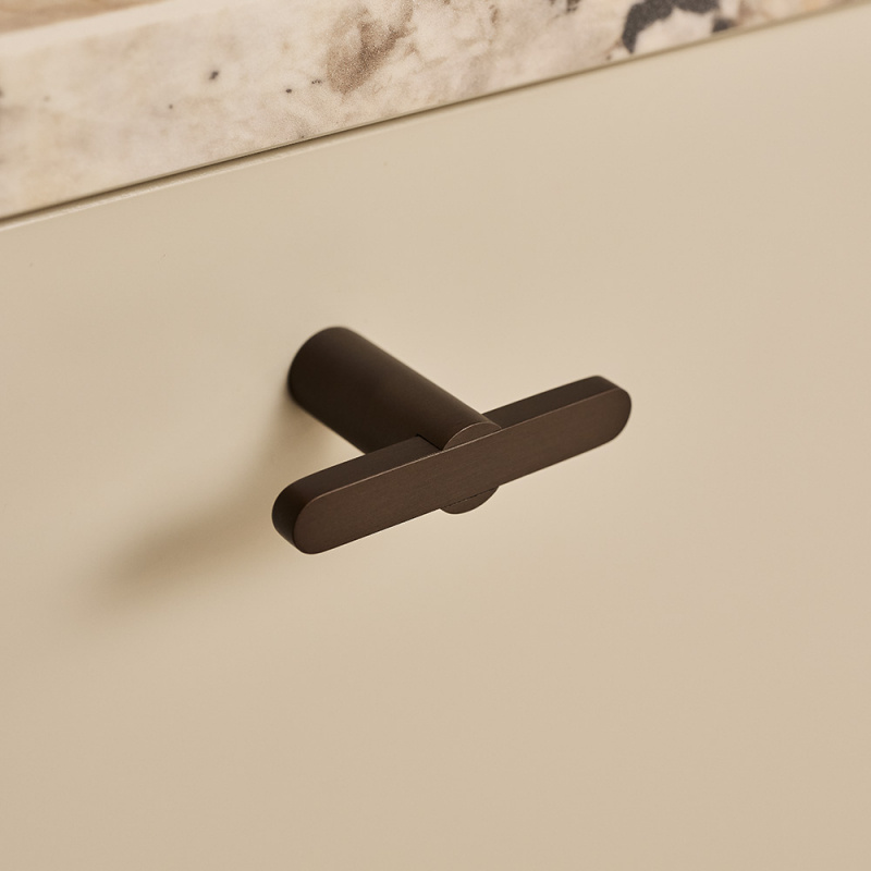 Knob T Flow - Burnished brass