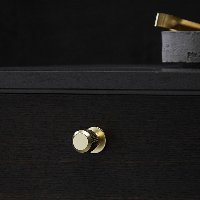 Knob Manor Round - Gold