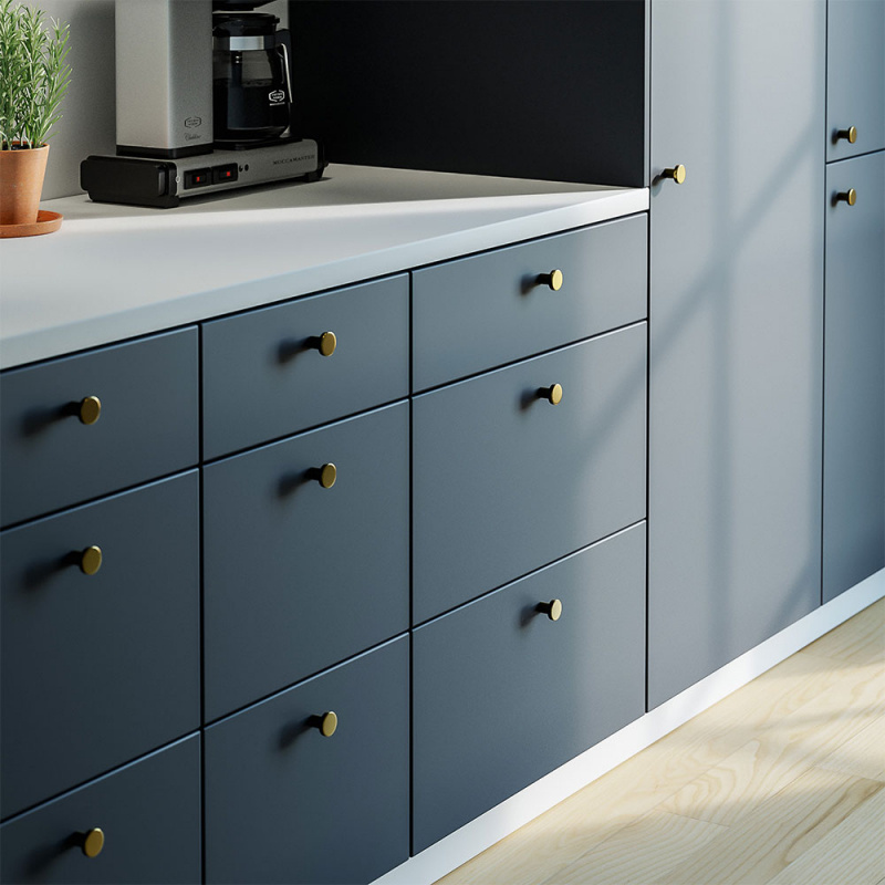 Knob 2078 brass in a beautiful kitchen from Härjedalskök