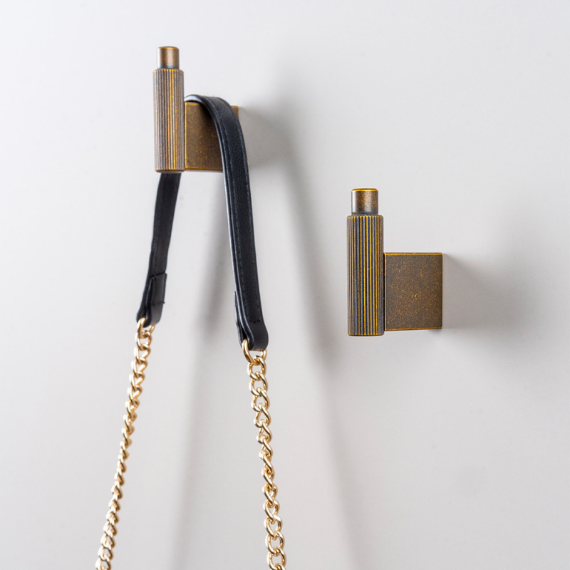 Hook Arpa - Antique brass