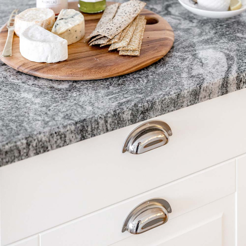 Bowl handle 3922 nickel-plated. Photo: Härjedalskök