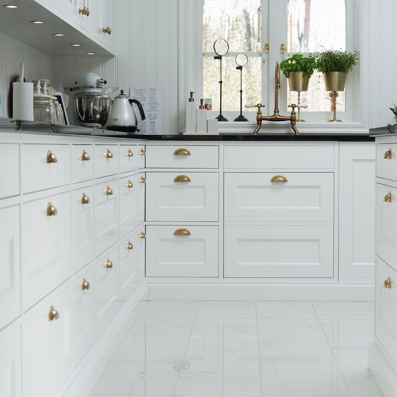 Bowl handle 3922 matt brass. Photo: Formakök