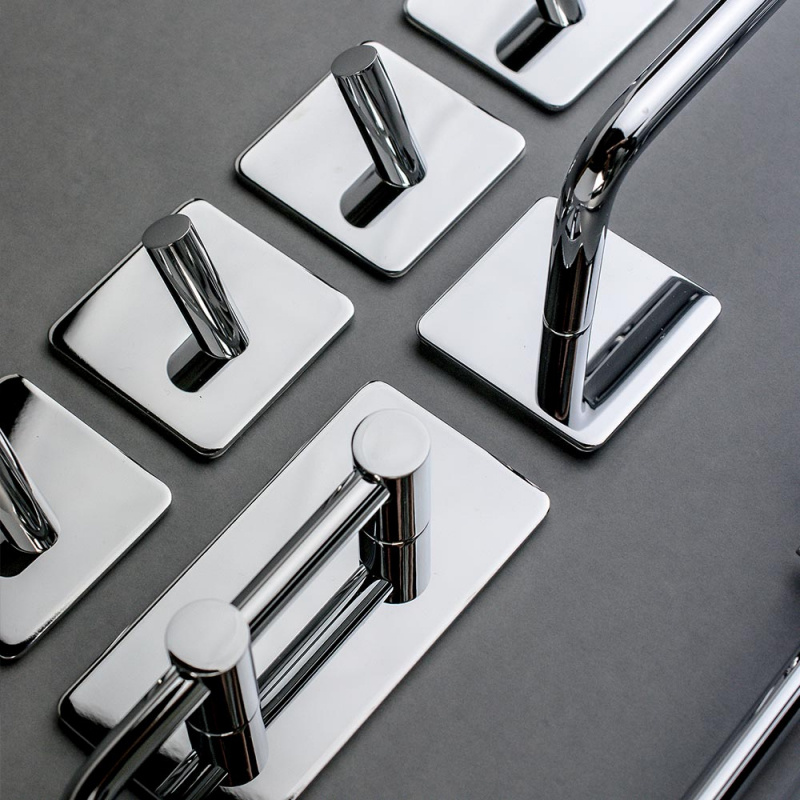 Base 200 - 1 Hook - Polished Chrome