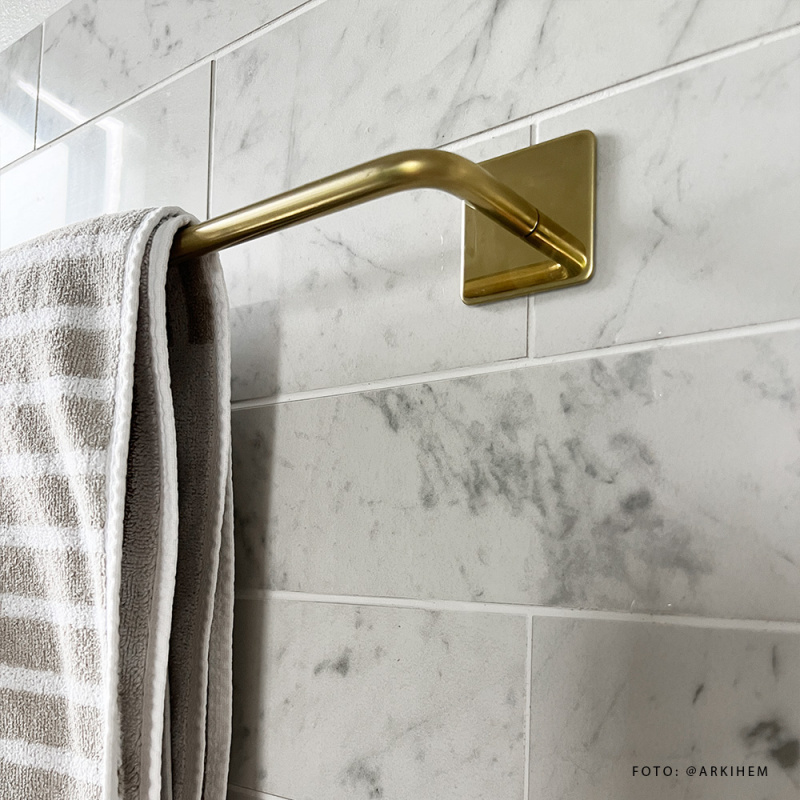 Base 200 - Towel Rail - Brass