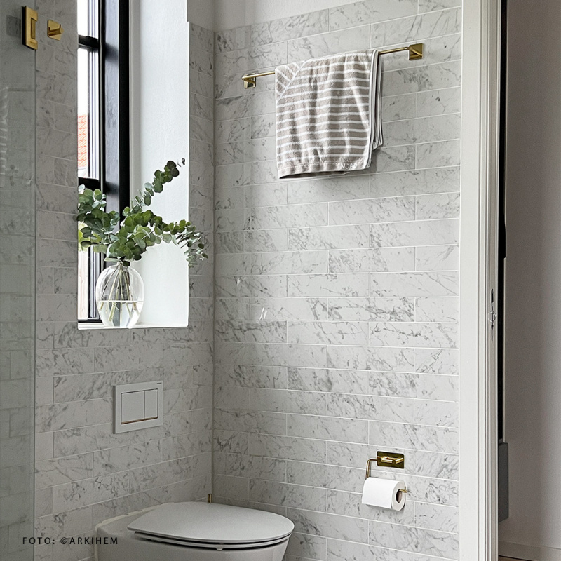 Base 200 - Towel Rail - Brass