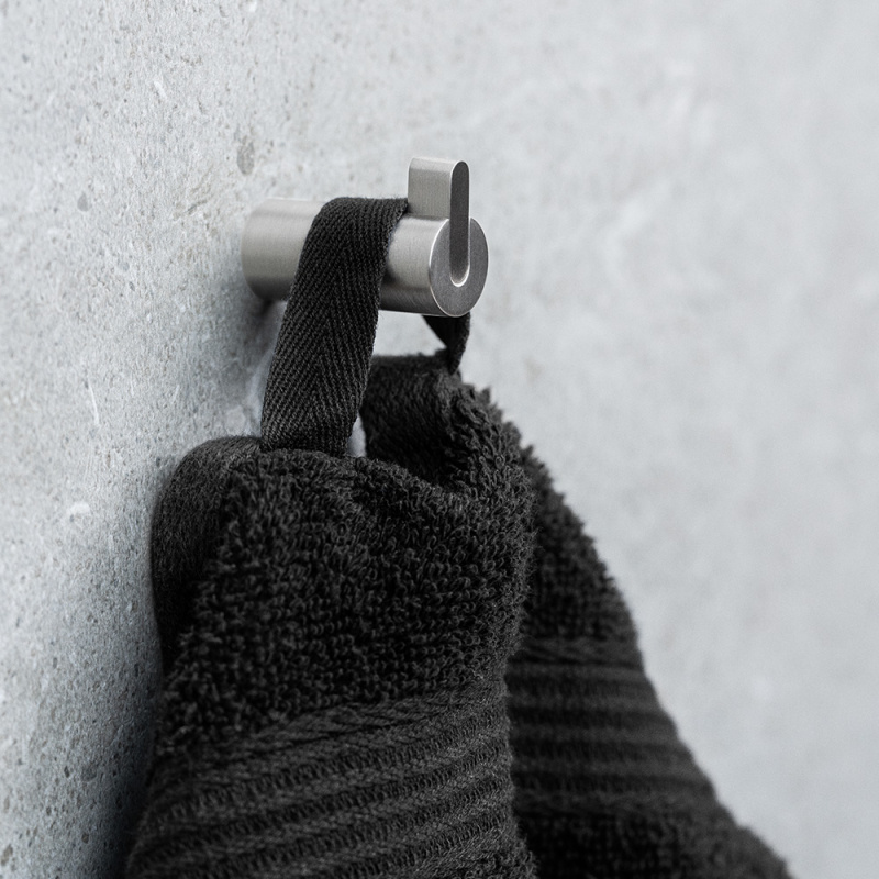 Flow - Single hook - Brushed nickel