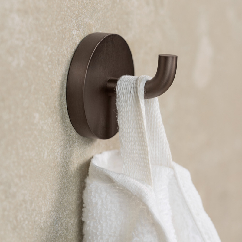 Calm - Single hook - Burnished brass