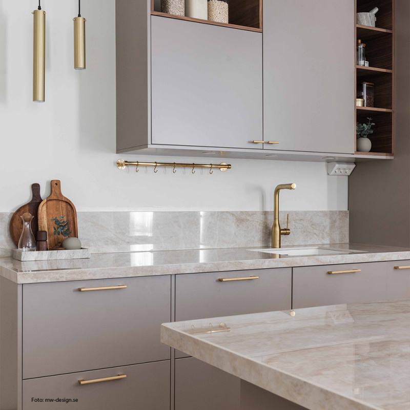 Kitchen rail Aveny - 600mm - Complete - Polished Untreated Brass