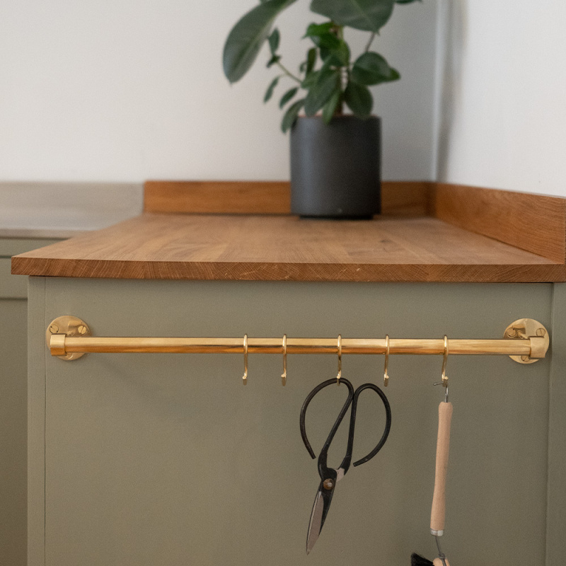 Kitchen rail Aveny - 600mm - Complete - Polished Untreated Brass