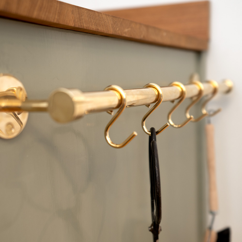 Kitchen rail Aveny - 600mm - Complete - Polished Untreated Brass