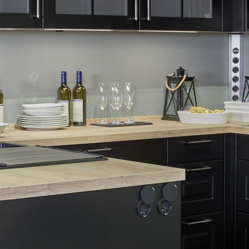 Power outlet One - with cover black/black