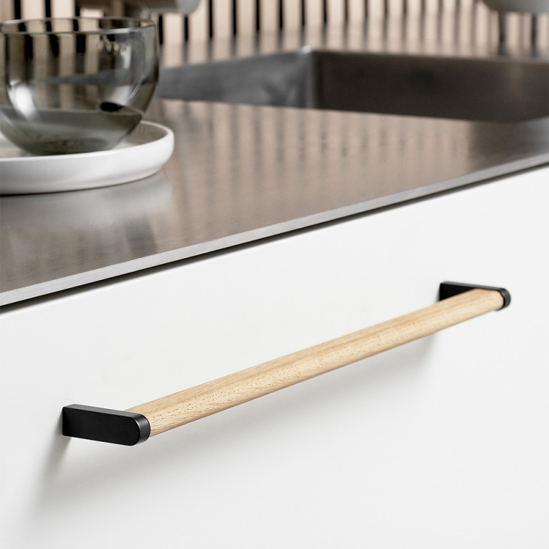 Handle Crossing Oak/Black