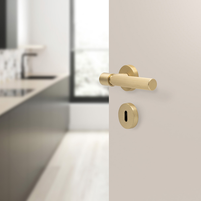 Door handle Helix 200 Stripe - Brass