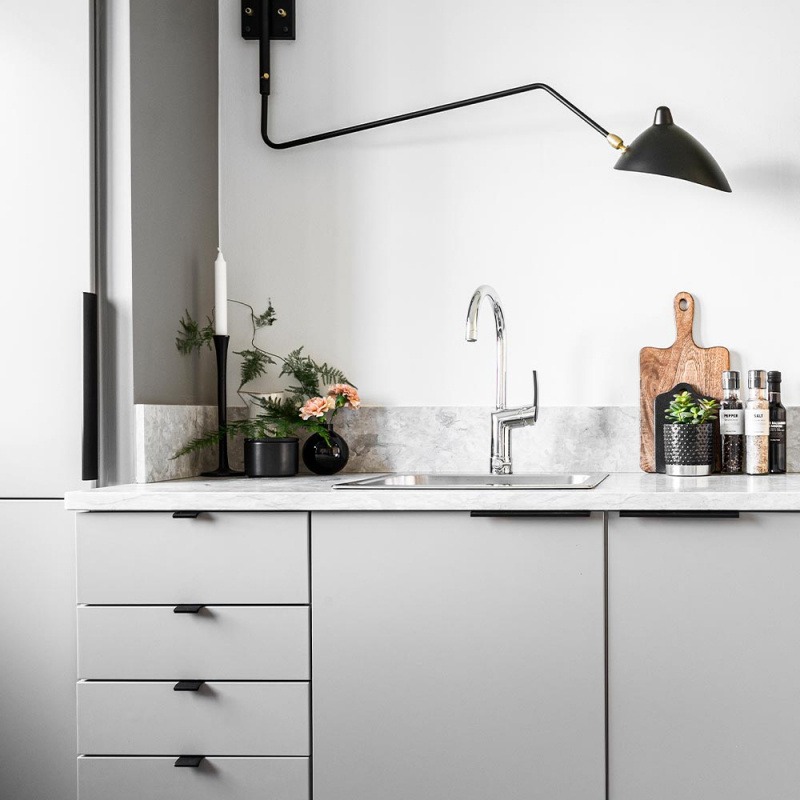 Edge Straight, brushed black. Photo: hemisfar.com