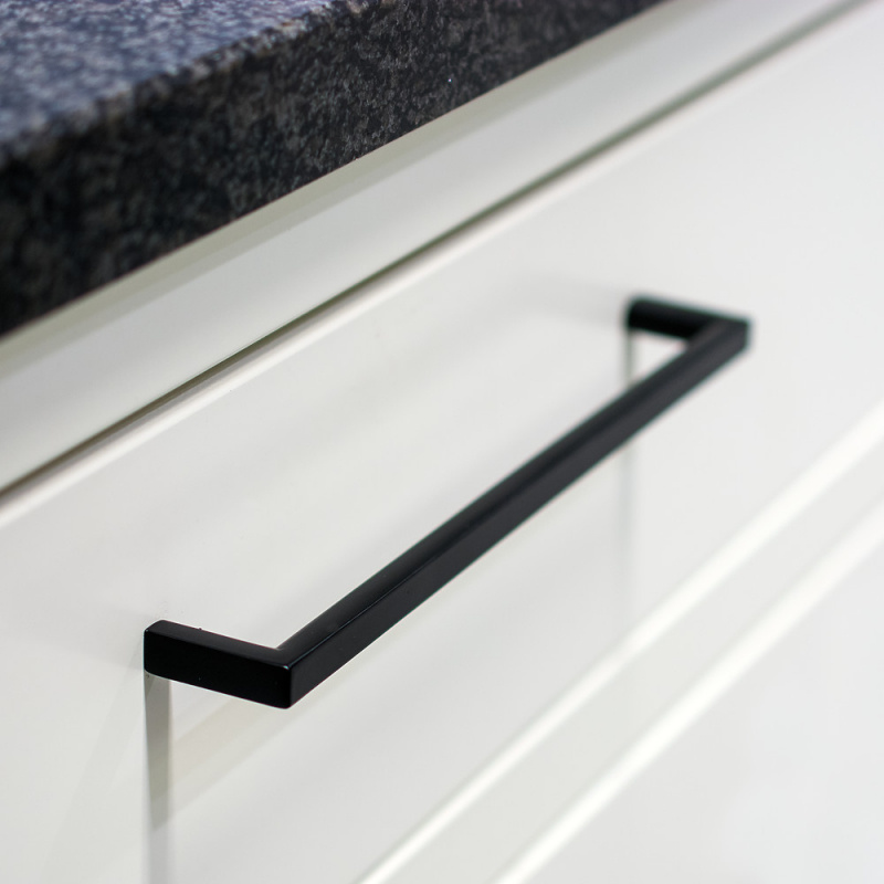 Handle 0143 svart c/c 192