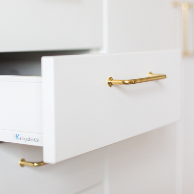 Handle 1353 in a beautiful kitchen from Härjedalskök