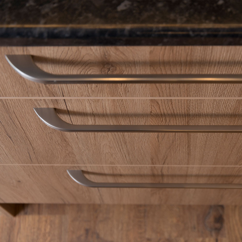 Handle Lya in a beautiful kitchen from Forma Kök