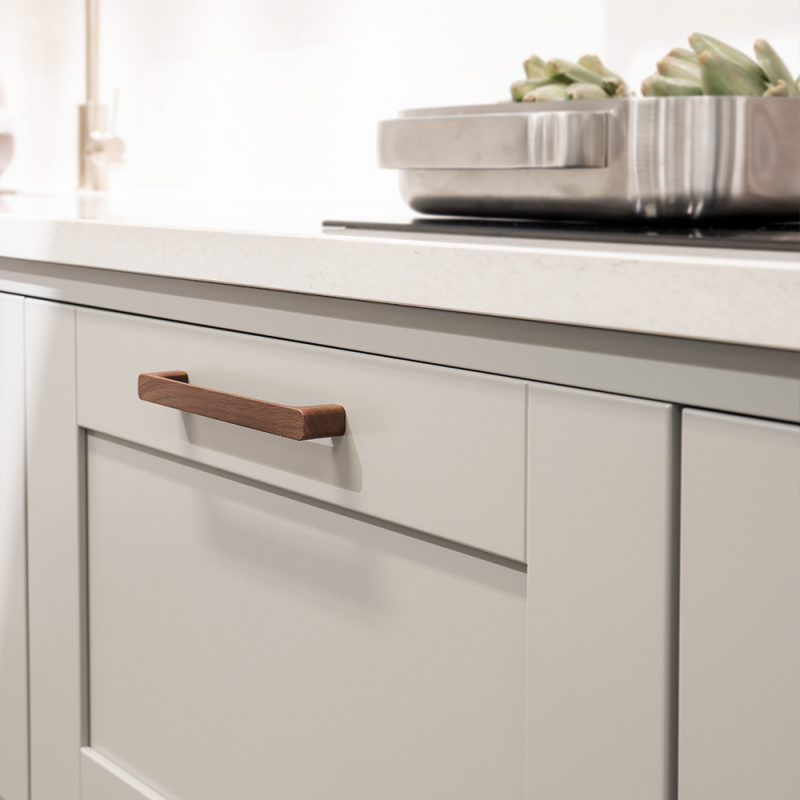 Handle Sans - Walnut