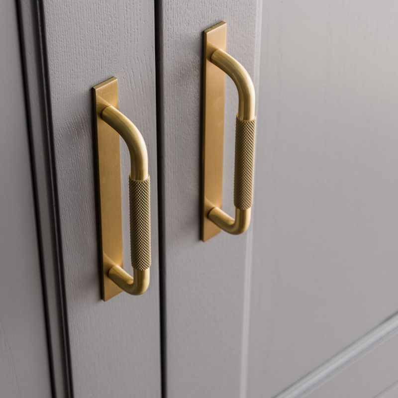 Handle Helix brass. Photo: Tibro kitchen