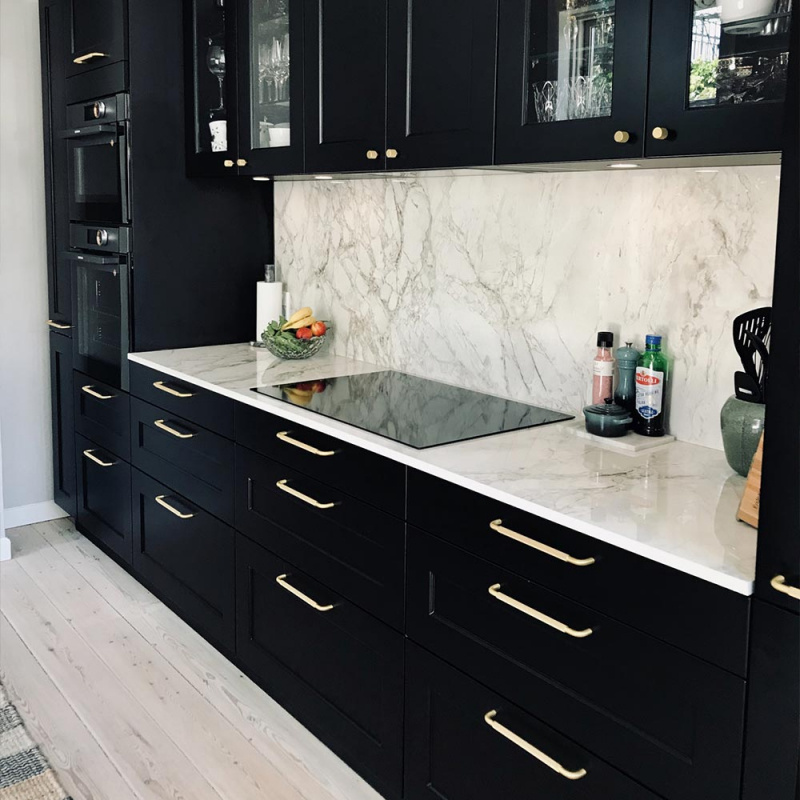 Handle Helix brass. Photo: maschavang.dk