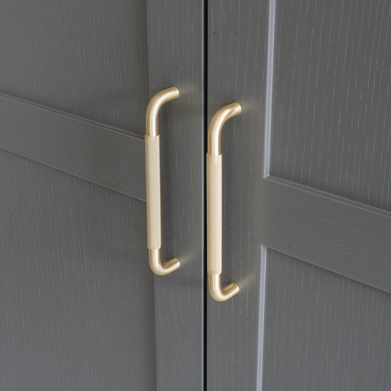 Handle Helix brass. Photo: maschavang.dk