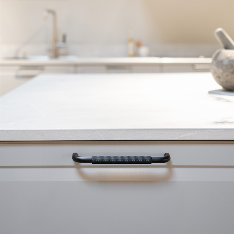 Handle Helix - Matt Black