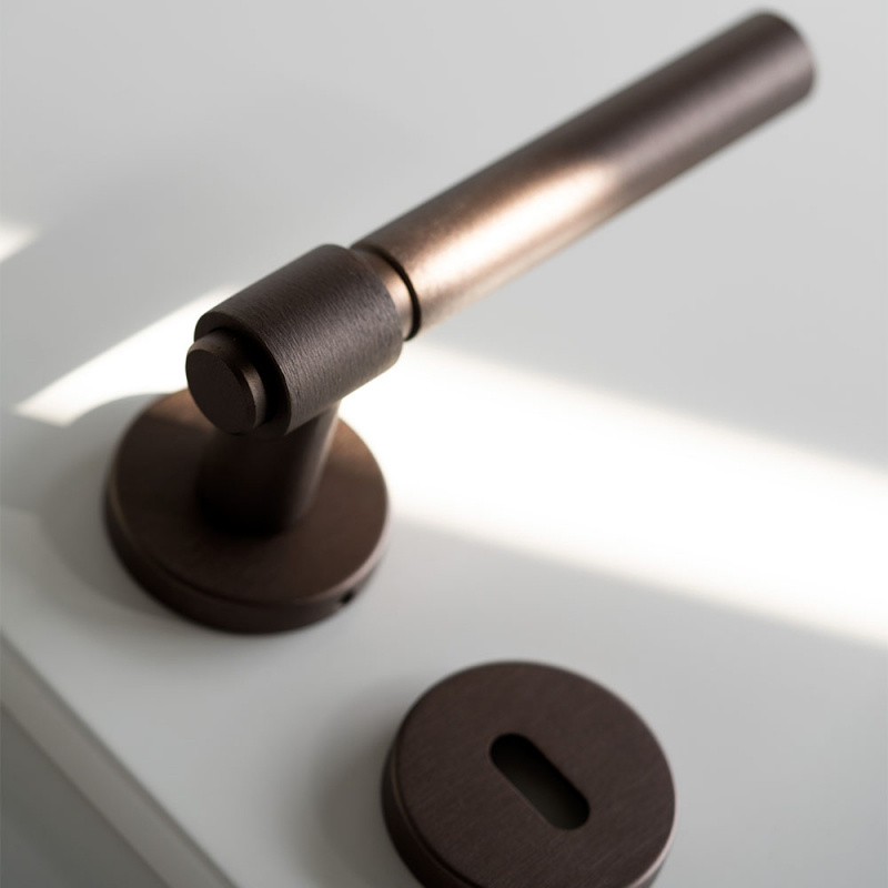 Door handle Helix 200 Plain - Dark bronze