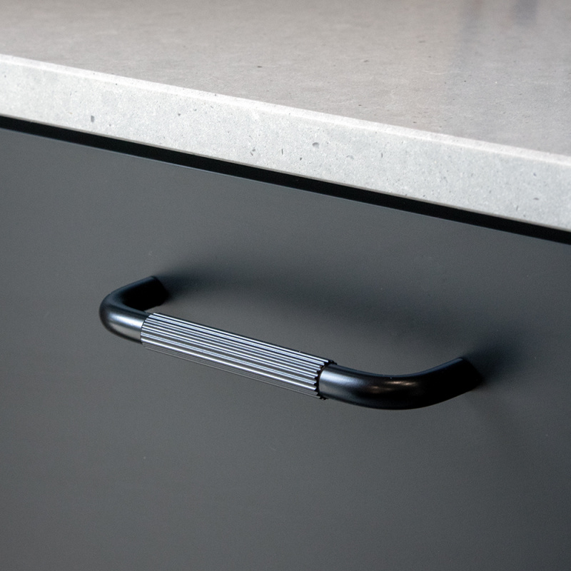 Handle Helix Stripe - Matt Black