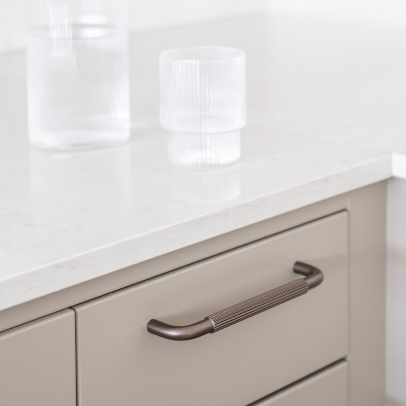 Handle Helix Stripe - Dark bronze