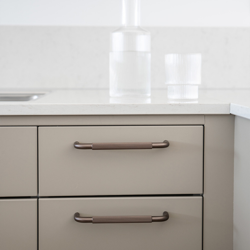 Handle Helix Stripe - Dark bronze