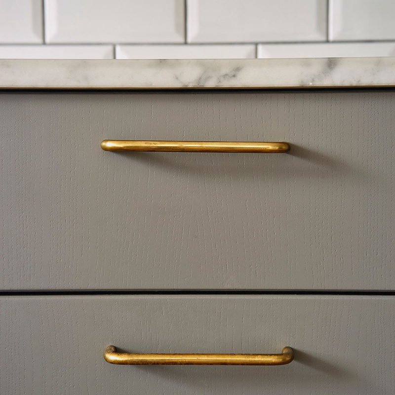 Handle Bolmen in a beautiful kitchen from Haga Köket. Photo: Alex Hinchcliffe