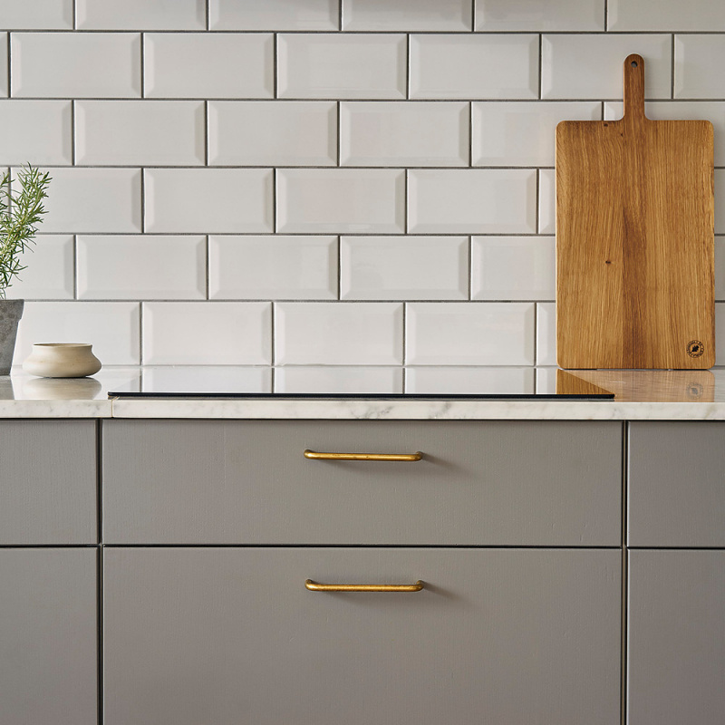 Handle Bolmen in a beautiful kitchen from Haga Köket. Photo: Alex Hinchcliffe