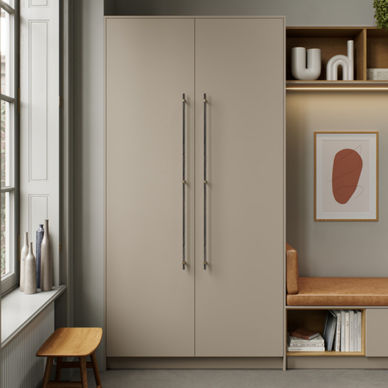 Handle Bond – Dark-stained oak/Brushed brass