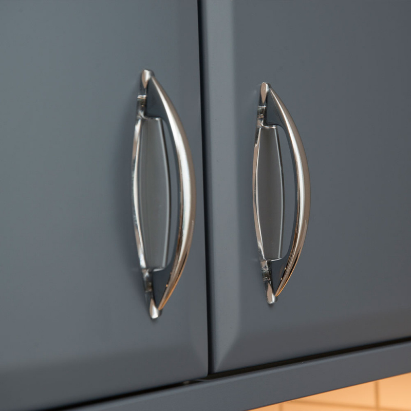 Handle Stil 555 in a beautiful kitchen from Forma Kök