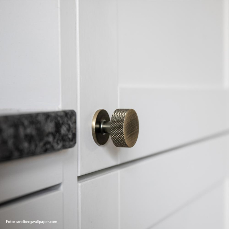 Knob Crest - Antique bronze