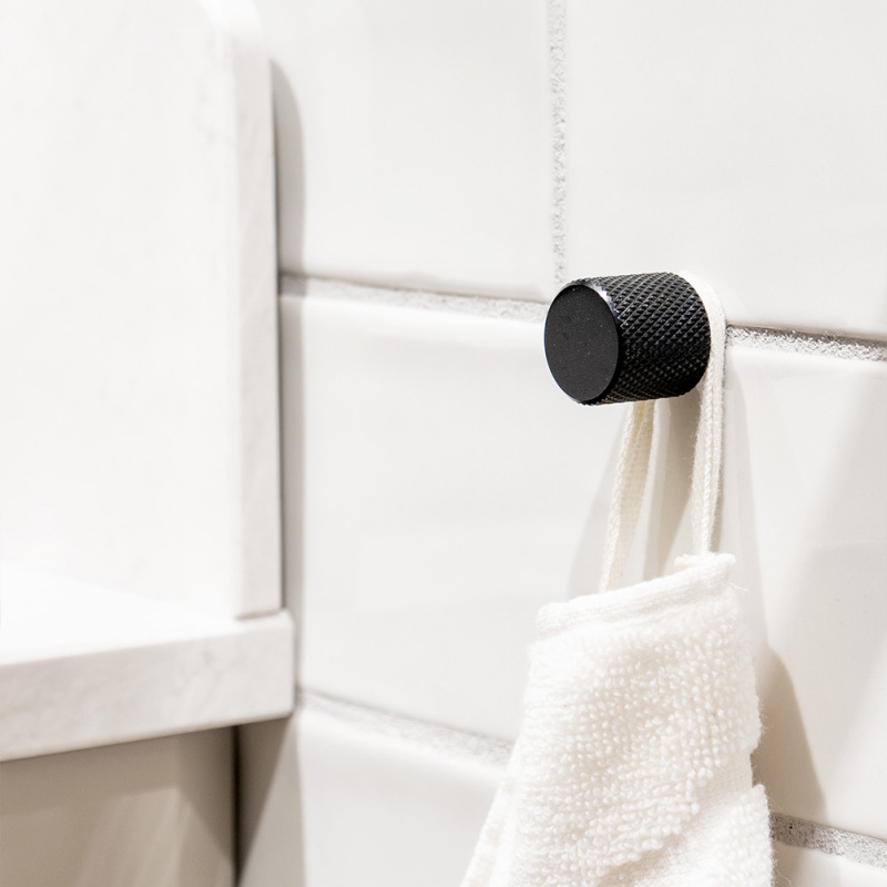 Knob Helix - Matt Black