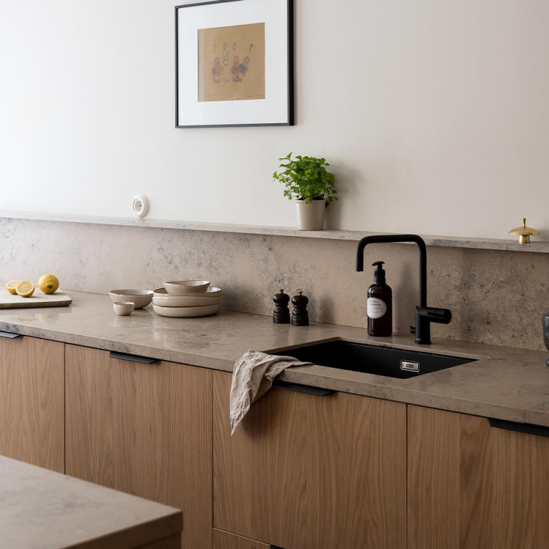 Handle Vann matte black at Elin Skoglund's home