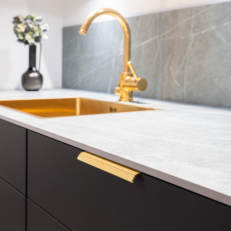 Profile handle Side - Brushed brass