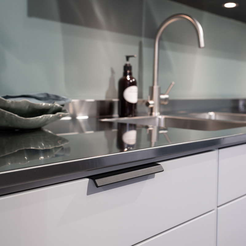 Profile handle Side - Matt black