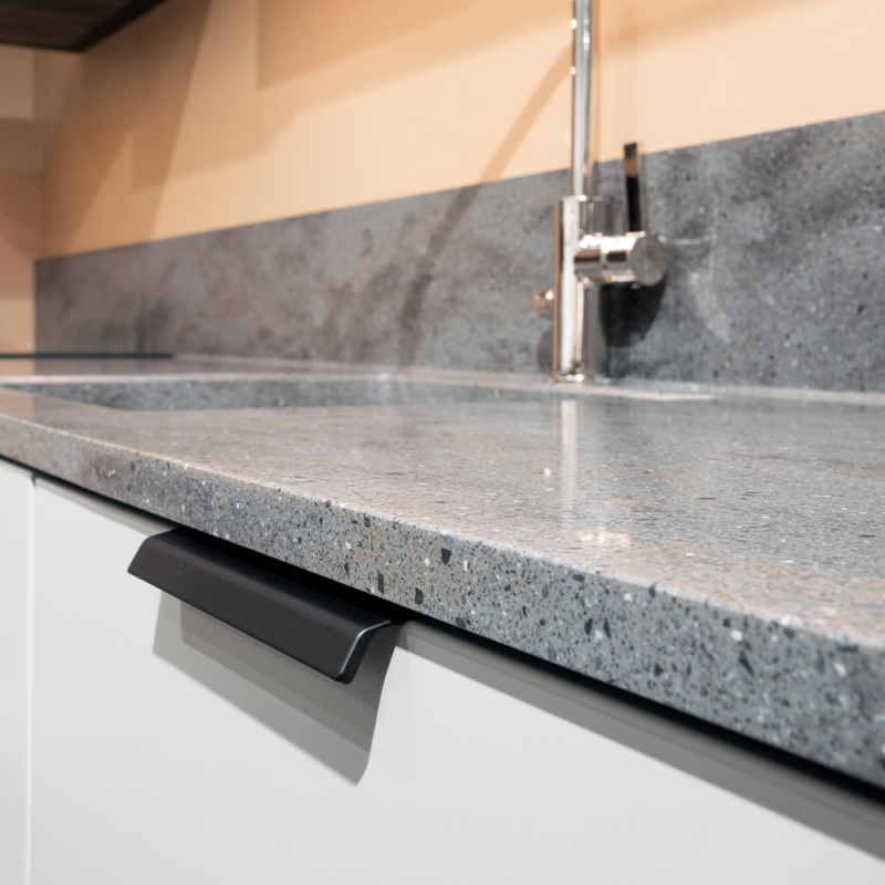 Profile handle Side - Matt black