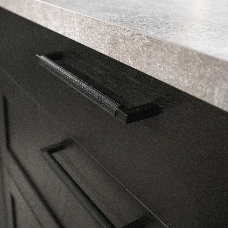 Handle Track Matte Black