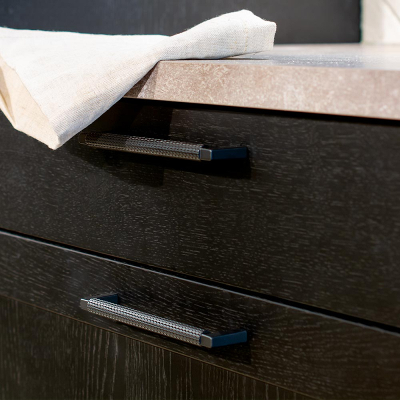 Handle Track Matte Black